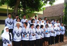 Upacara Hari Guru dan Ulang Tahun PGRI ke - 66